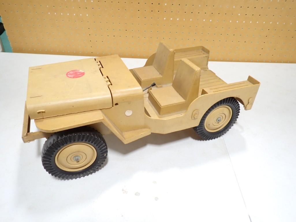 G.I. Joe Desert Patrol Adventure Jeep Truck (1 of 12)