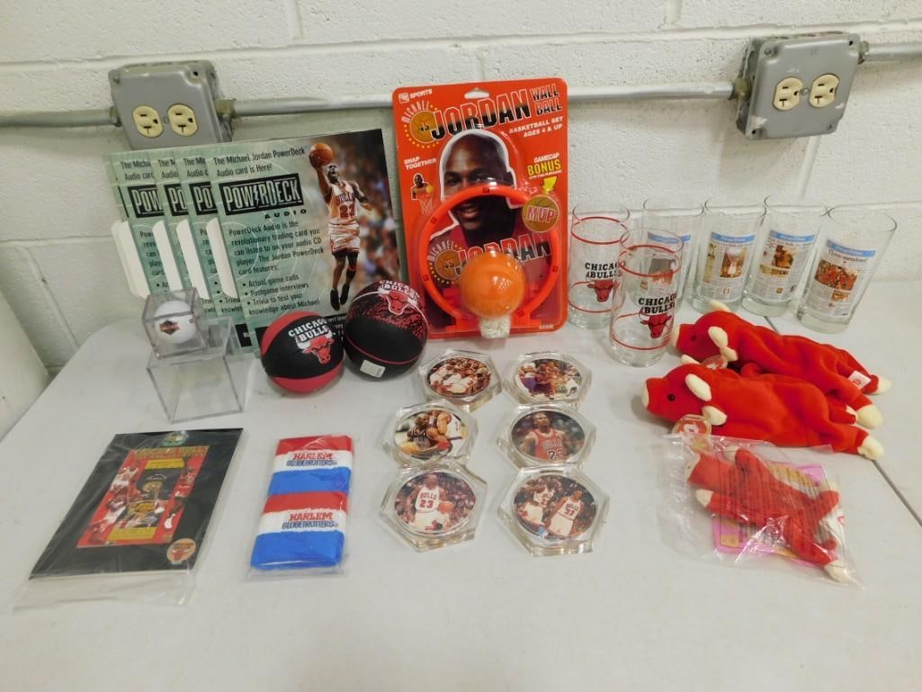 Sports Memorabilia Mostly Chicago Bulls Lot (1 of 8)
