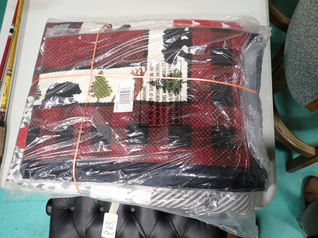 Northwoods Cabin Matching Heavy Rug & Queen Quilt: Northwoods Cabin Matching Heavy Rug & Queen Quilt