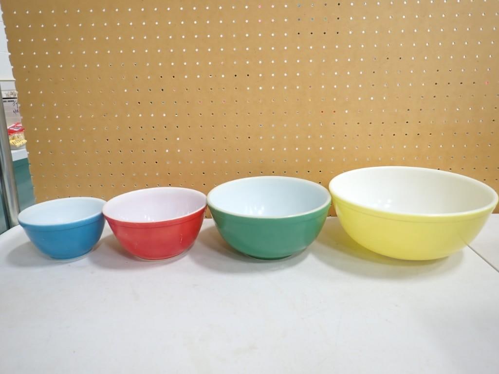 Set of 4 Vintage Pyrex Primary Colors Nesting Bowls c. 1945-1949 (1 of 6)