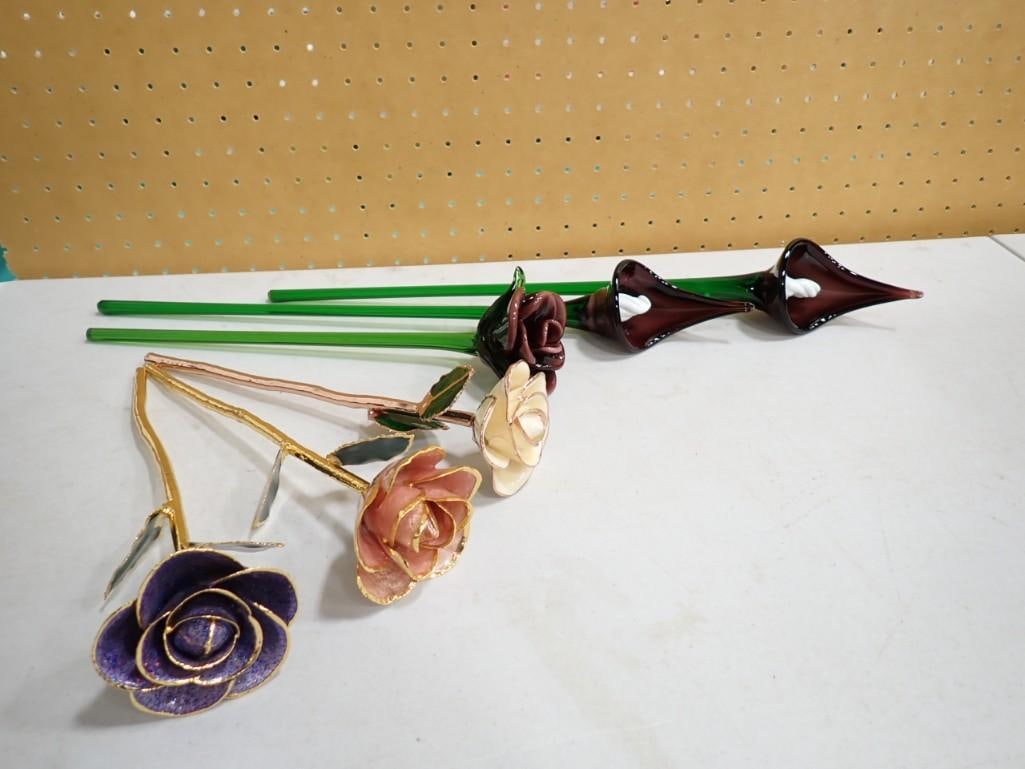 3 Gold Dipped and 1 Lacquer Dipped Roses plus 2 Art Glass Calla Lillies: 3 Gold Dipped and 1 Lacquer Dipped Roses plus 2 Art Glass Calla Lillies . Gold dipped roses include 2 yellow gold and 1 rose gold