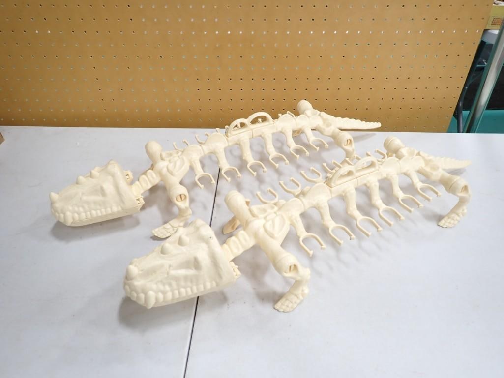 2 Vintage Masters of the Universe He-Man Battle Bones Carriers Mattel 1984 MOTU: 2 Vintage Masters of the Universe He-Man Battle Bones Carriers Mattel 1984 MOTU