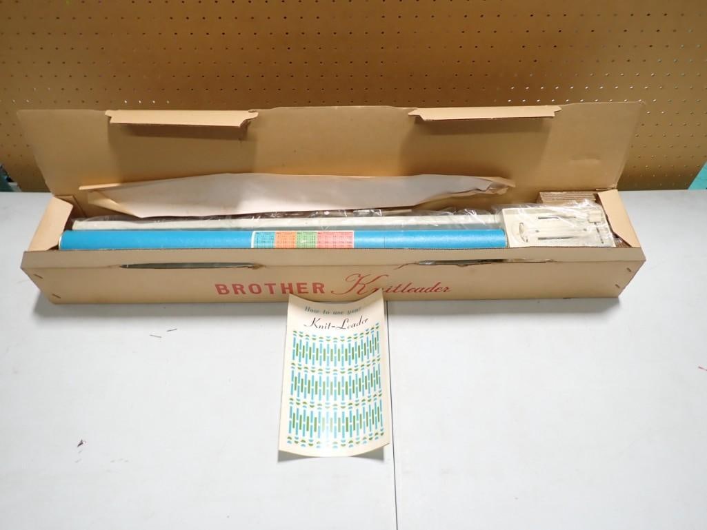 Brother Knitleader knitting machine with box (1 of 7)