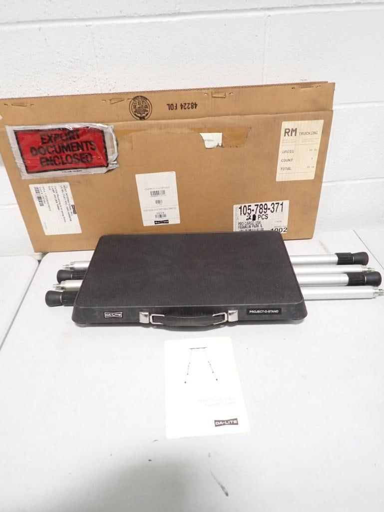 Da-Lite Project-O-Stand with case (1 of 4)