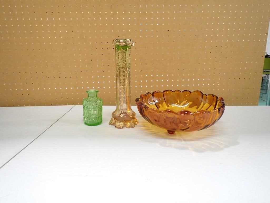 Glaww Lot incl Vase with Gold Gilt and Floral Design, Indiana Glass Amber Footed Bowl, (1 of 4)