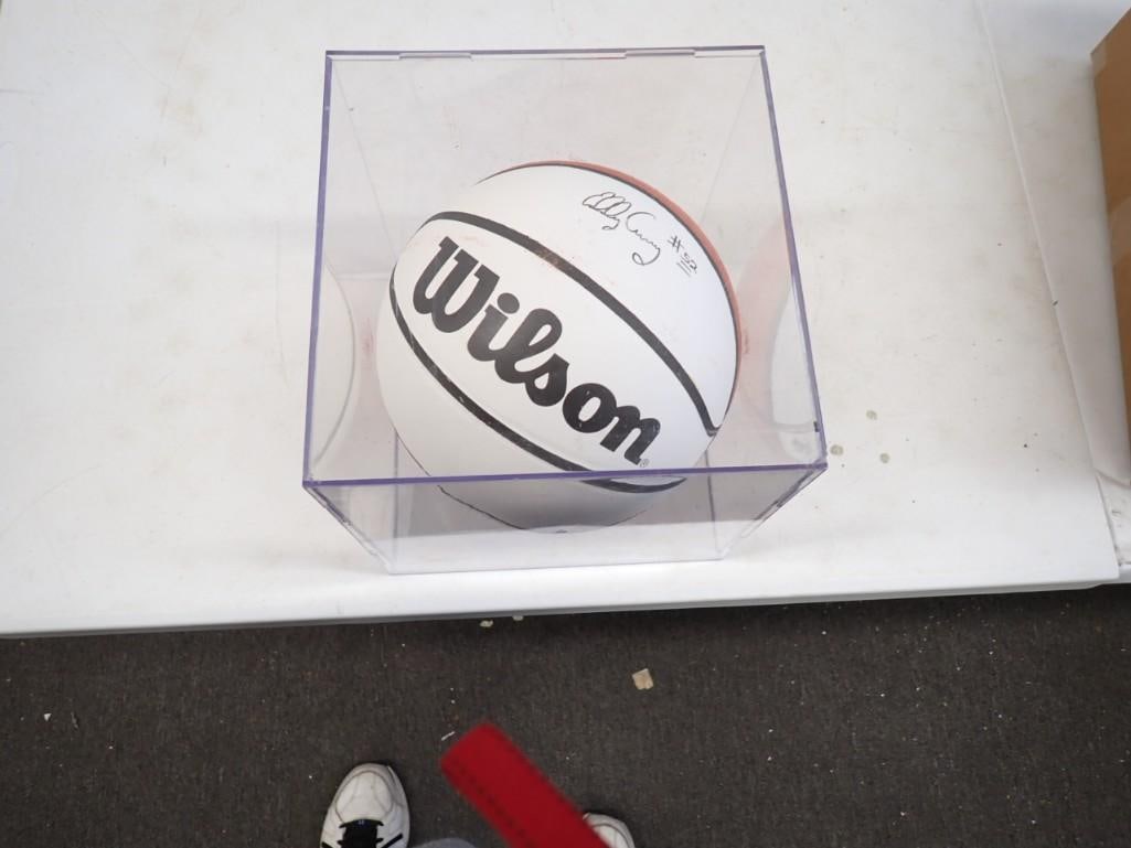 Eddy Curry Signed Basketball NO COA: Eddy Curry Signed Basketball NO COA