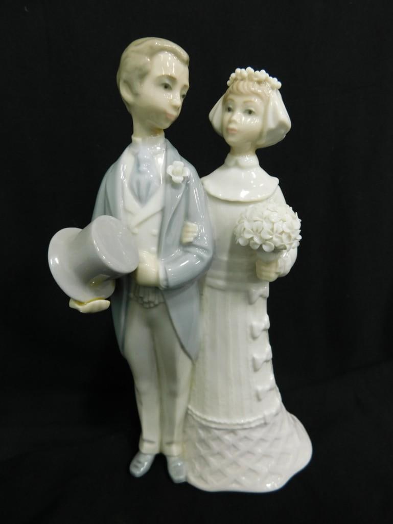 Lladro Bride and Groom Porcelain Figurine #4808: Lladro Bride and Groom Porcelain Figurine #4808 No Box