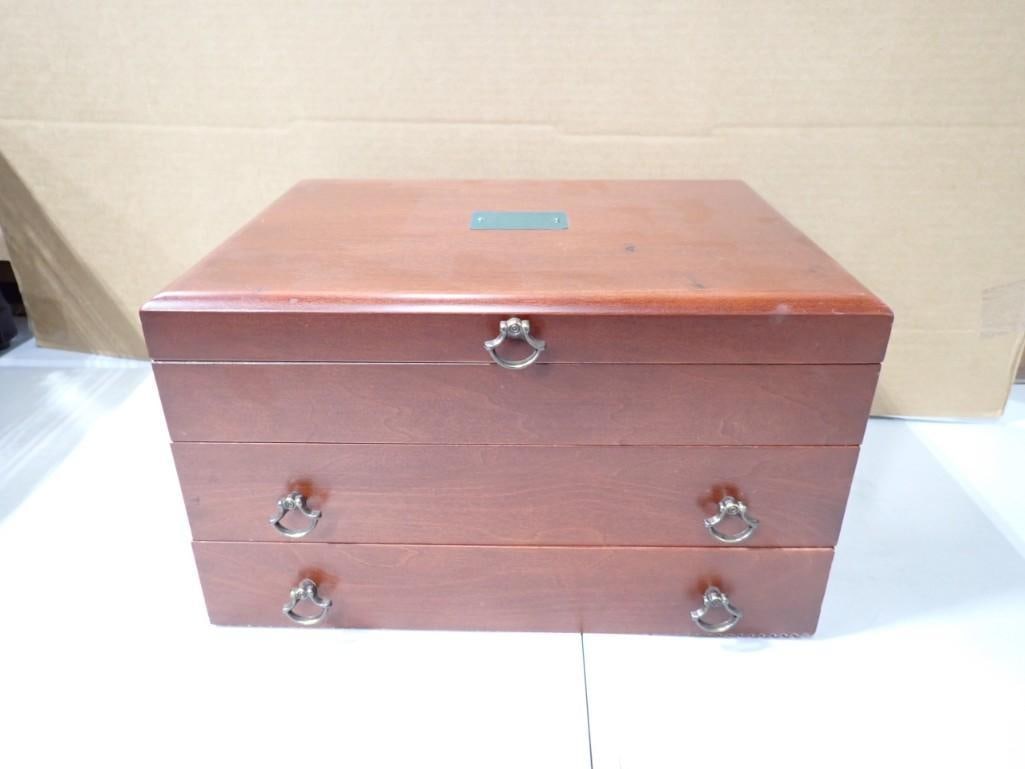 Reed & Barton Marshall Fields Silver Chest (1 of 13)