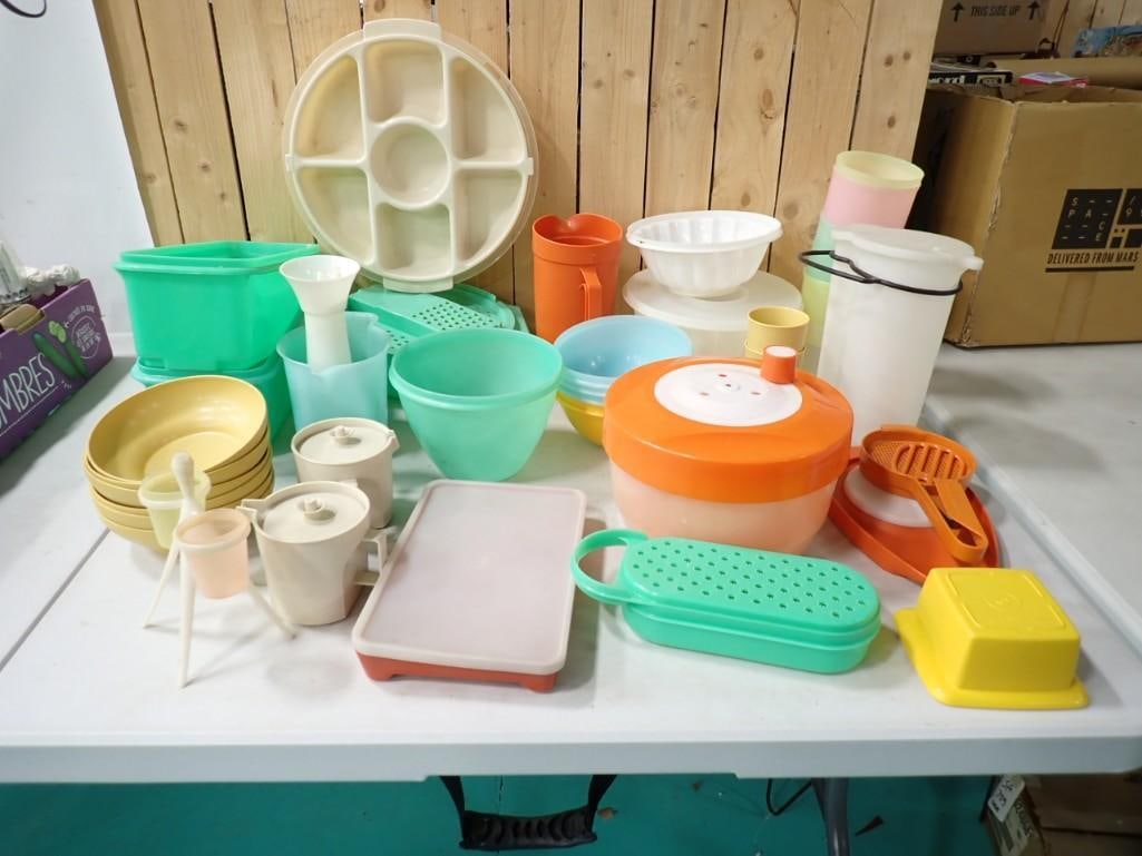 Vintage Kitchenware / containers including Tupperware, etc. (1 of 5)