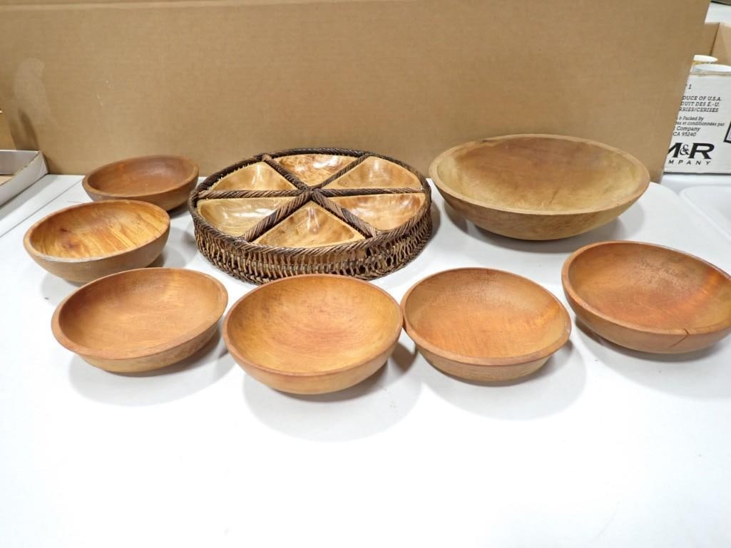 7 Wood Dough Bowls or Salad Bowls and Sectioned Serving Tray: 7 Wood Dough Bowls or Salad Bowls and Sectioned Serving Tray