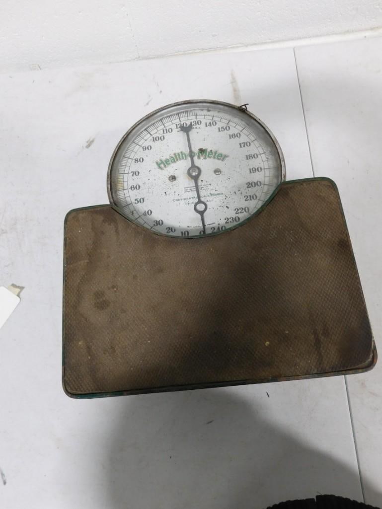 Vintage Health-O-Meter Scale (1 of 4)