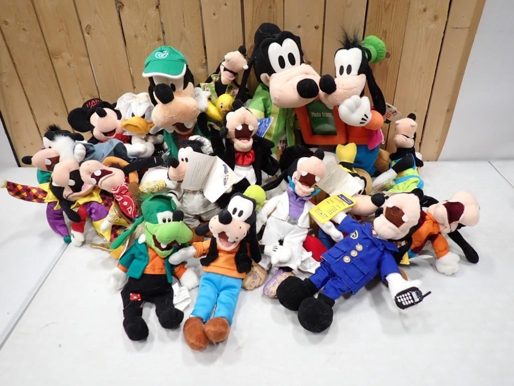 Large Lot of Plush Toys Mostly Disney incl Goofy, Mickey Mouse, Donald Duck, etc (1 of 8)