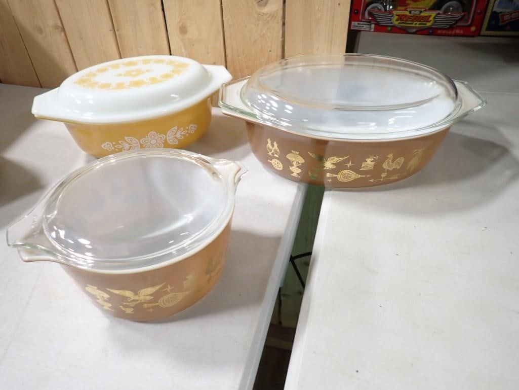 3 Vintage Pyrex Casseroles with Lids incl 1 Butterfly Gold and 2 American Heritage (1 of 7)