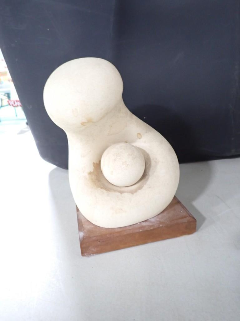 Alva Museum Replicas AMR Stone Sculpture Mother and Child Figure (1 of 6)