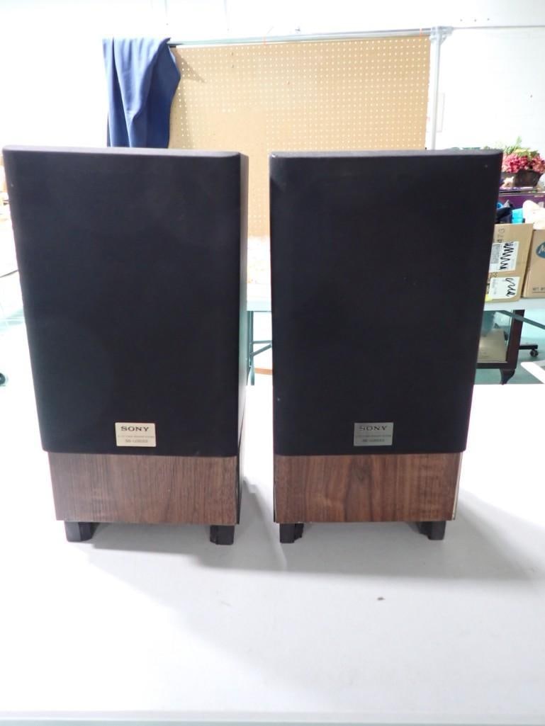 Pair of Sony 6.5" 2-Way Speaker System SS-U3033 (1 of 4)