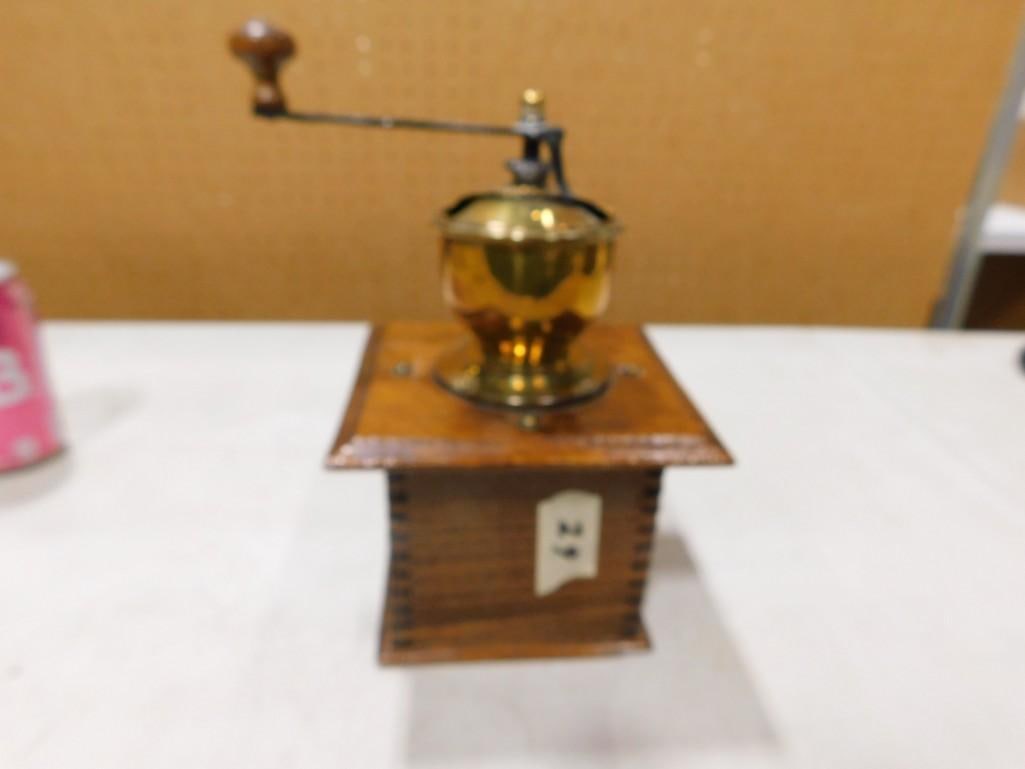 Antique Coffee Grinder: Antique Coffee Grinder