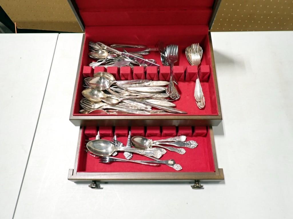 Misc Mixed Silverplate Flatware in a Wood Box or Case (1 of 8)