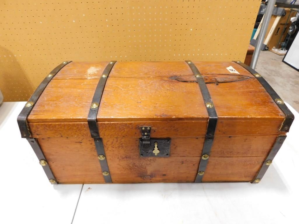 Antique Wooden Hump Back Trunk 26" x 14" x 11" (1 of 10)