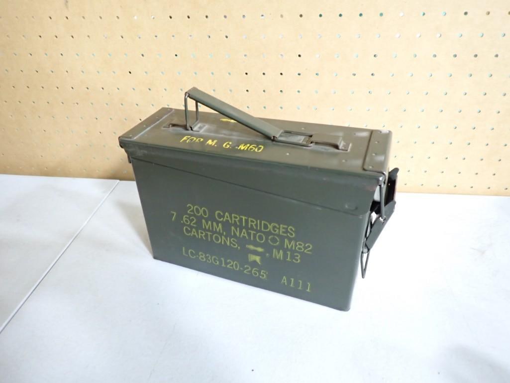 A US Military 200 Cartridge Ammo Box Can (1 of 5)