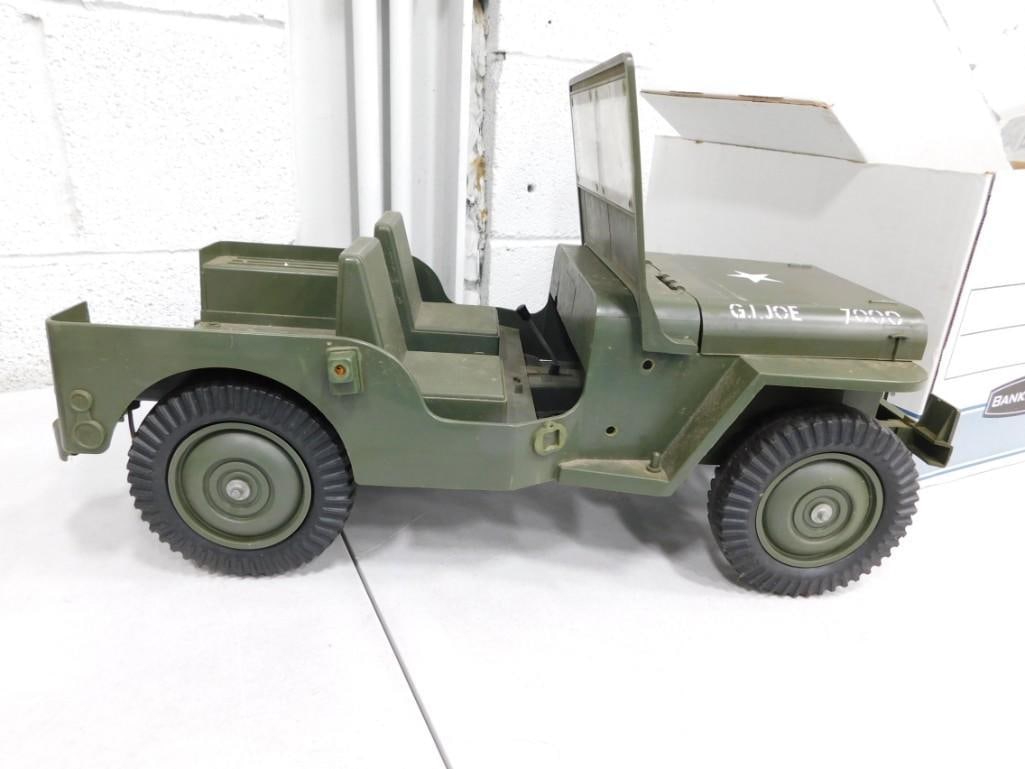 Vintage 1965 Hasbro GI Joe Jeep for 12" Figures (1 of 6)