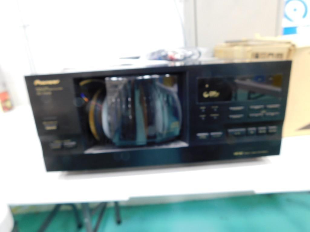 Pioneer PD-F908 CD Player - 100 Disc Changer (1 of 6)