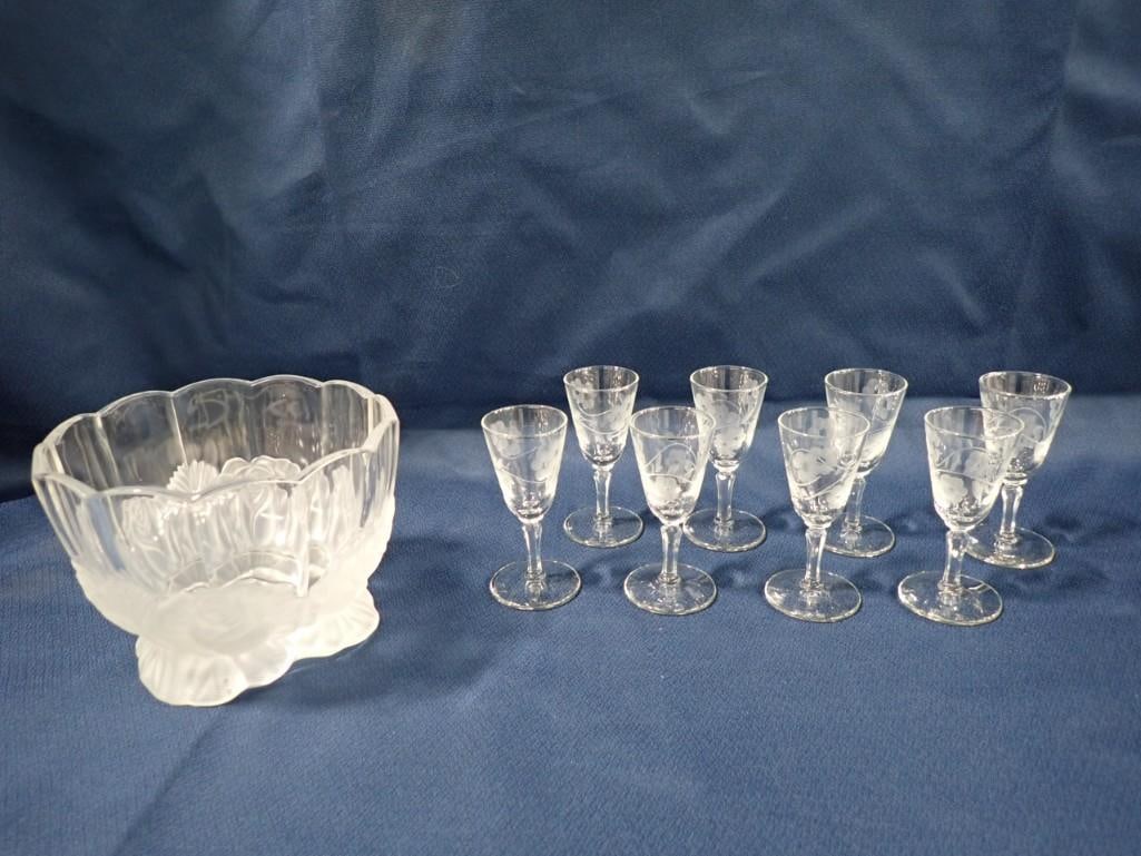 Set of 8 Etched Glass Stemware Glasses adn a Rose Pattern Fruit Bowl (1 of 10)