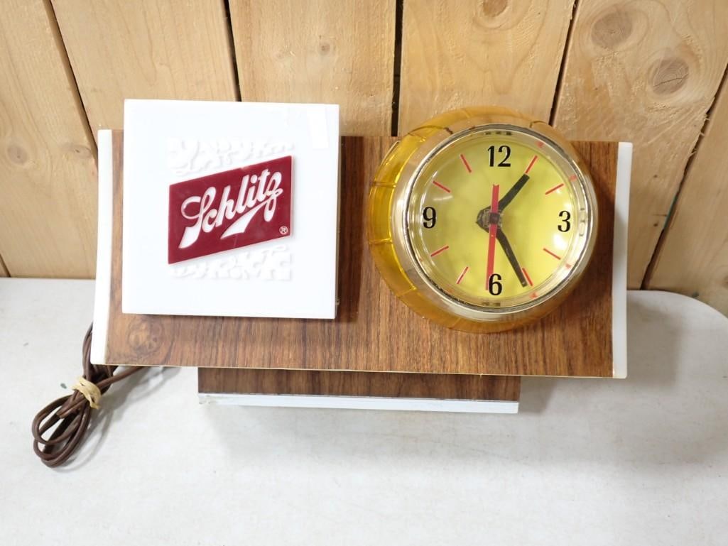 Vintage Schlitz Bar Clock Works (1 of 5)