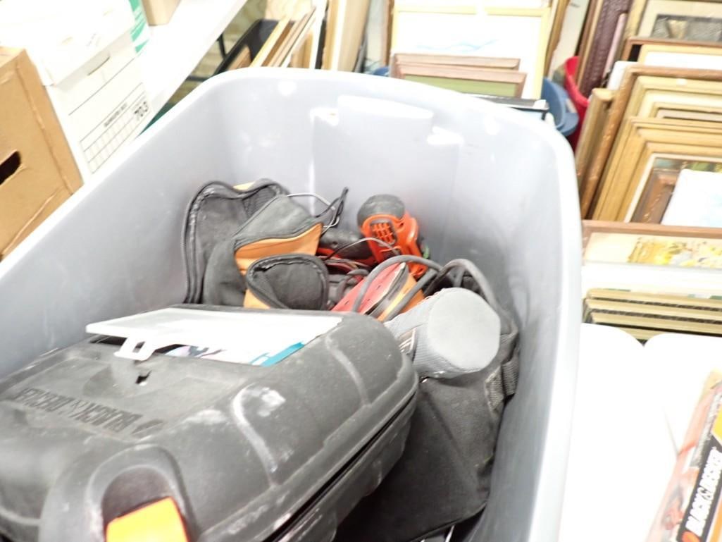 Tool Lot in Drills, Router, Sander, etc (1 of 5)