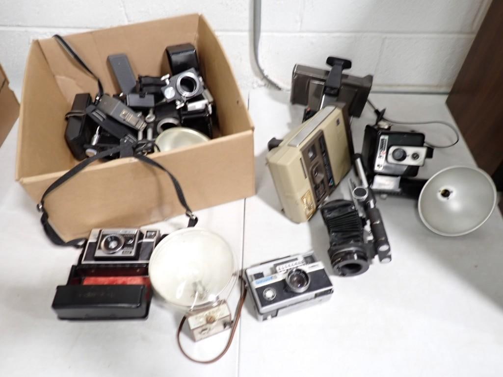 Photography Lot incl Cameras, Accessories, etc (1 of 6)