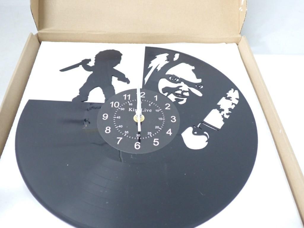 Child's Play Chucky Clock in Original Box (1 of 6)