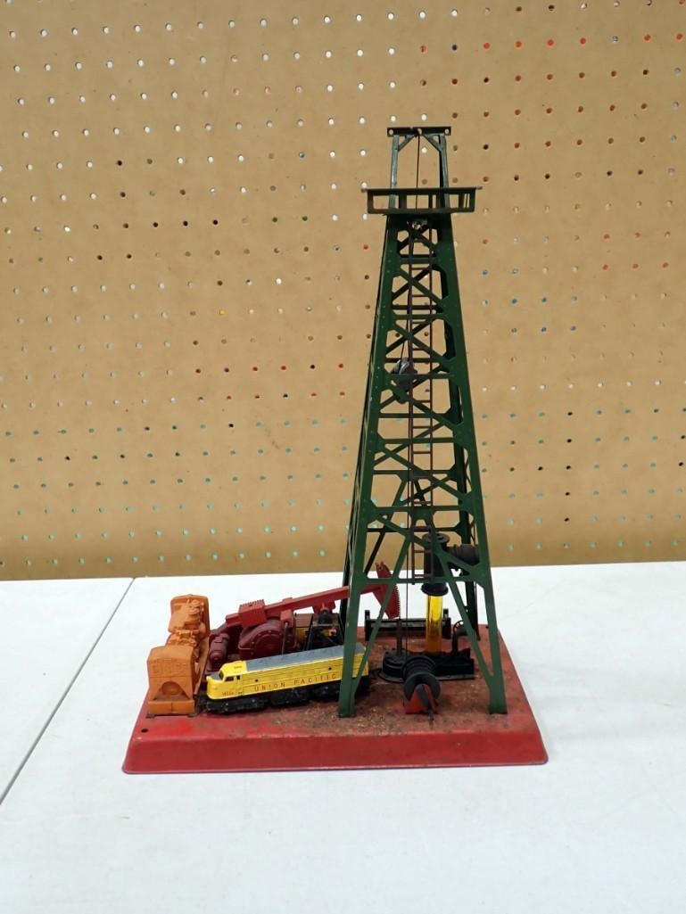 Vintage Lionel No 455 Oil Derrick and Pumper: Vintage Lionel No 455 Oil Derrick and Pumper
