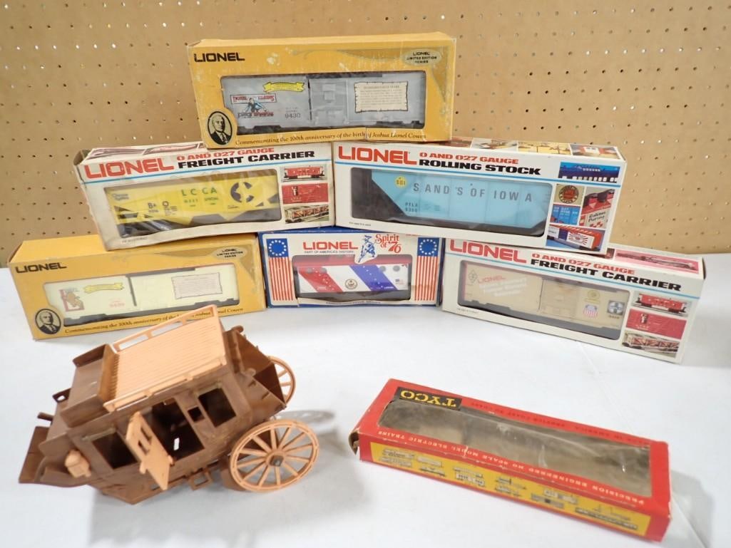 Model Train Lot incl O Scale Lionel with Boxes, Spirit of '76, etc: Model Train Lot incl O Scale Lionel with Boxes, Spirit of '76, etc