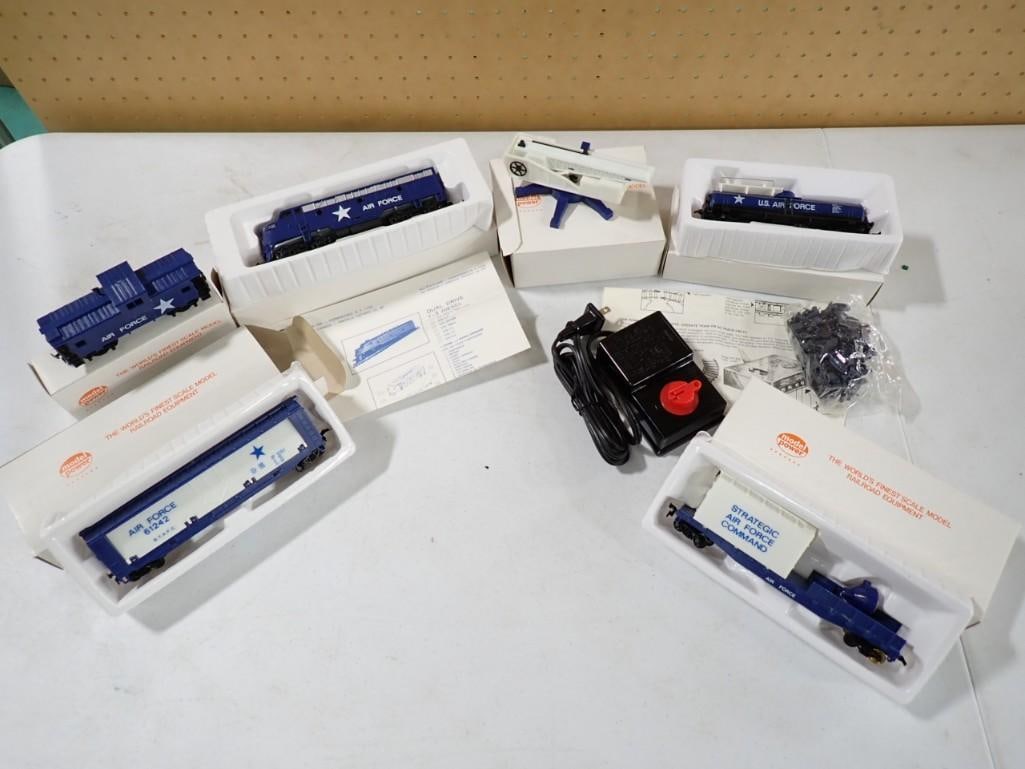 Model Train Lot incl Model Power HO Scale, Air Force Train Cars, Mini Soldiers, Transformer, Accesso (1 of 15)