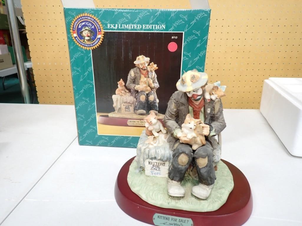 Flambro Emmett Kelly Clown Figurine "Kittens for Sale" with original Box: Flambro Emmett Kelly Clown Figurine "Kittens for Sale" with original Box