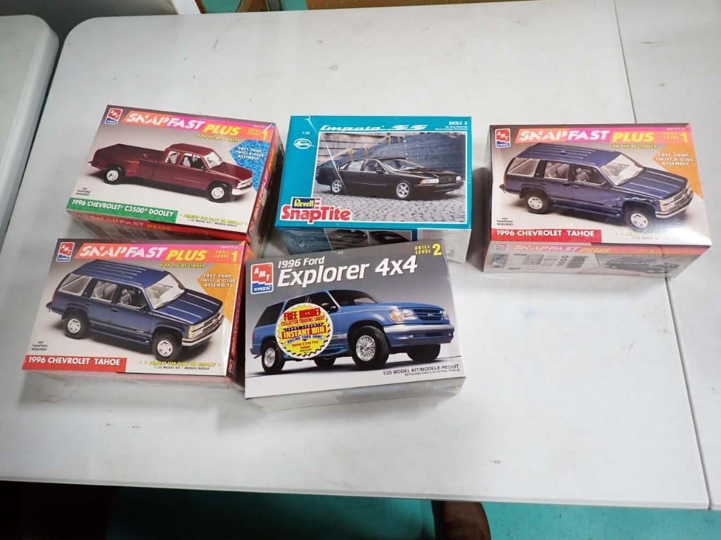 5 Sealed Model Car Kits incl AMT Ertl, Revell, Etc (1 of 4)