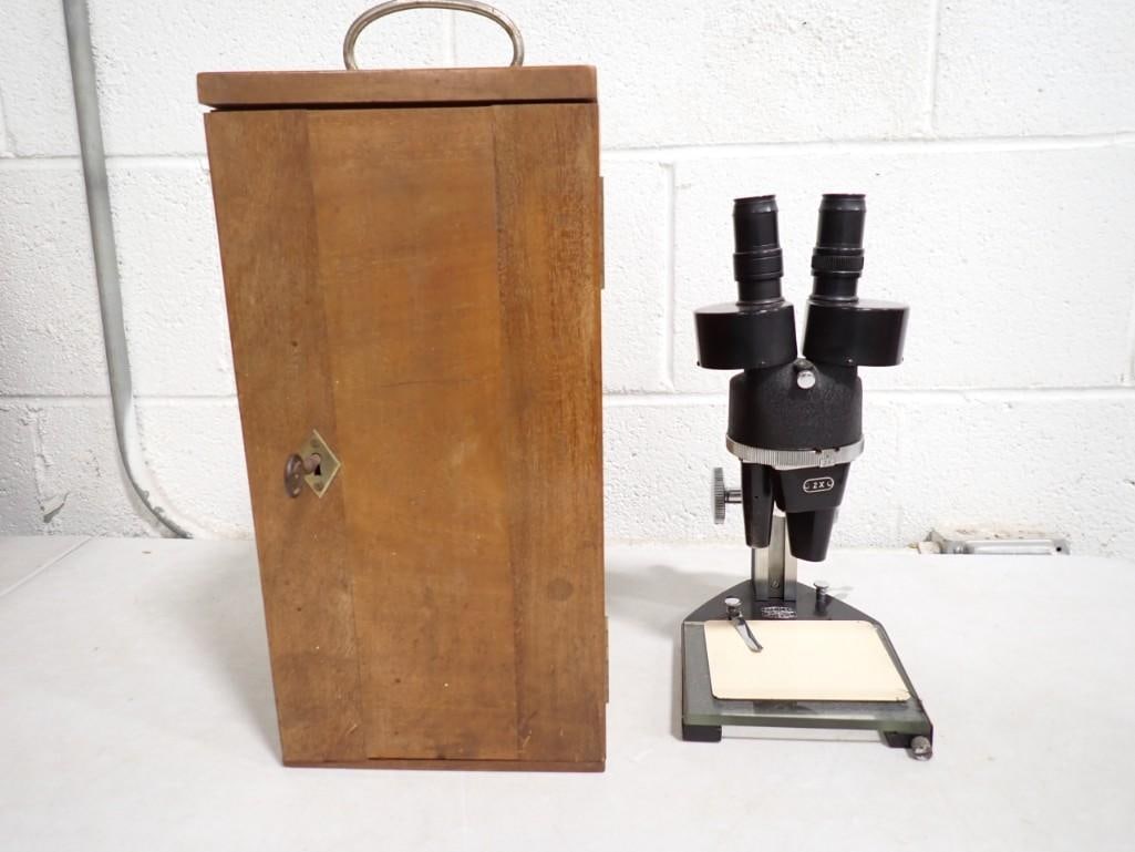 Spencer Buffalo USA Microscope with Wood Box (1 of 11)