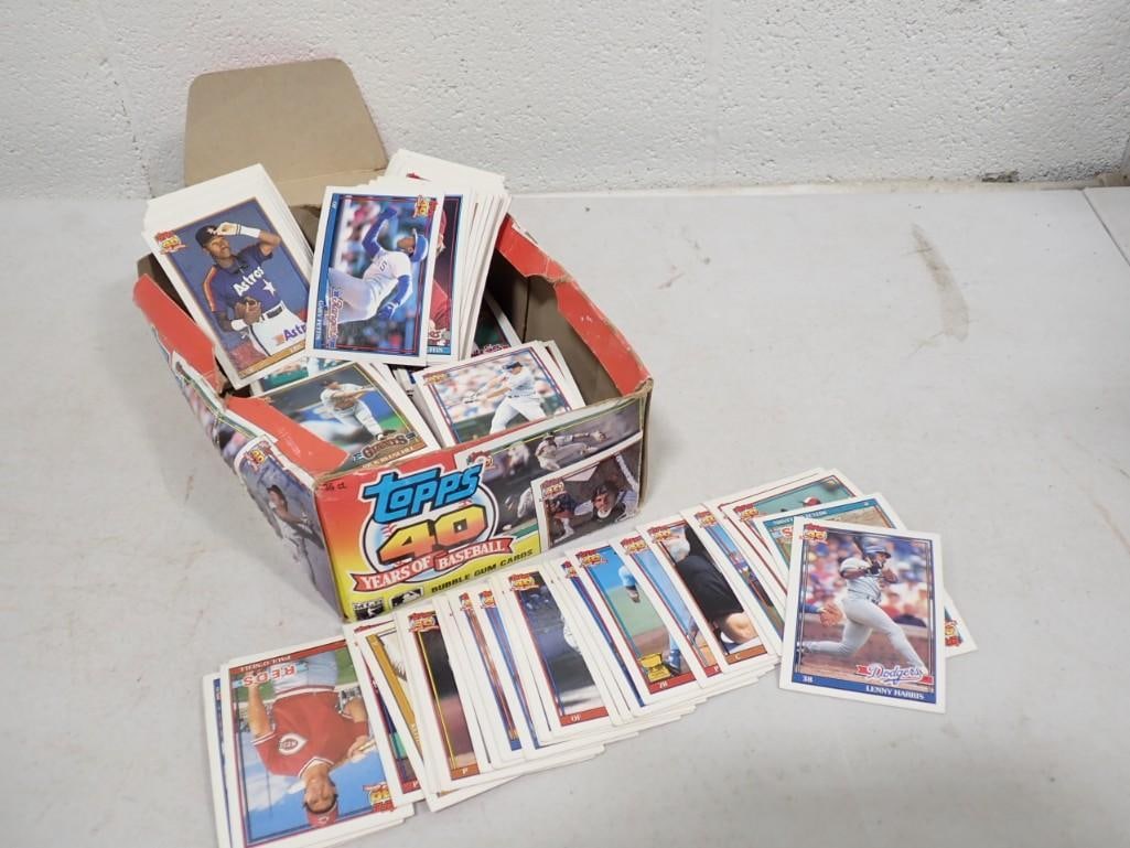 Box of Assorted Baseball Cards - Mostly Topps 1991 (1 of 6)