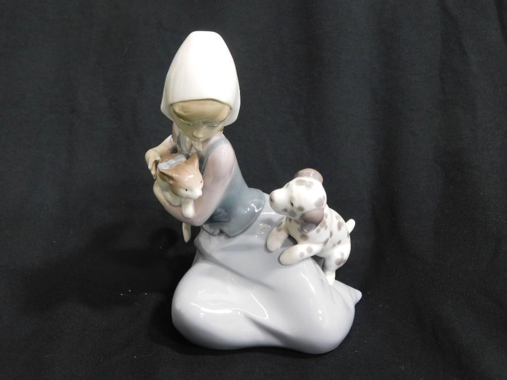 Lladro #5032 "Little Friskies" 7" Porcelain Figurine with Glossy Finish: Lladro #5032 "Little Friskies" 7" Porcelain Figurine with Glossy Finish Condition: no chips or cracks