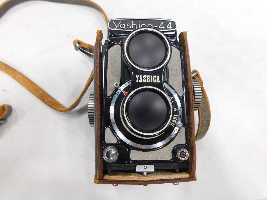 Yashica-44 Vintage Camera (1 of 10)