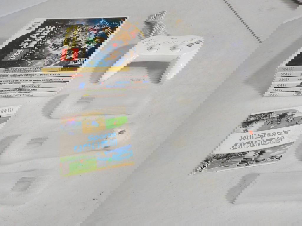 7 Nintendo Wii Games, Classic Controller, Remote Sleeves Auction