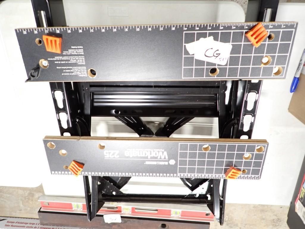 Black and Decker Workmate 225 work bench (1 of 2)