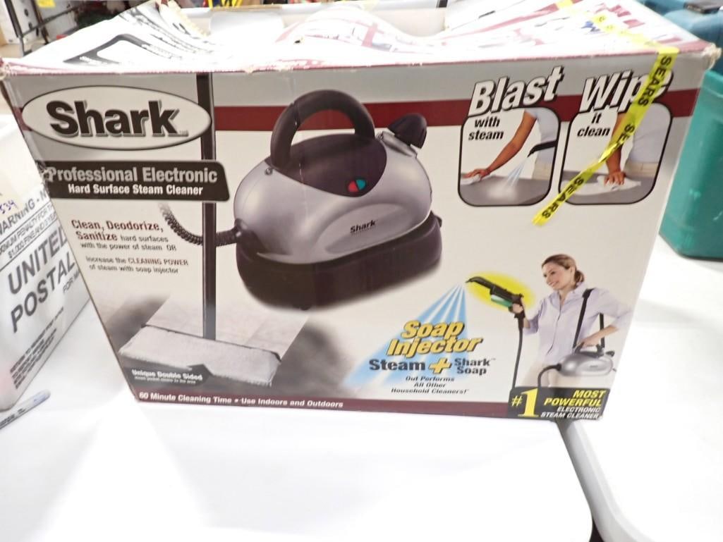 Shark Steam Cleaner with box (1 of 3)