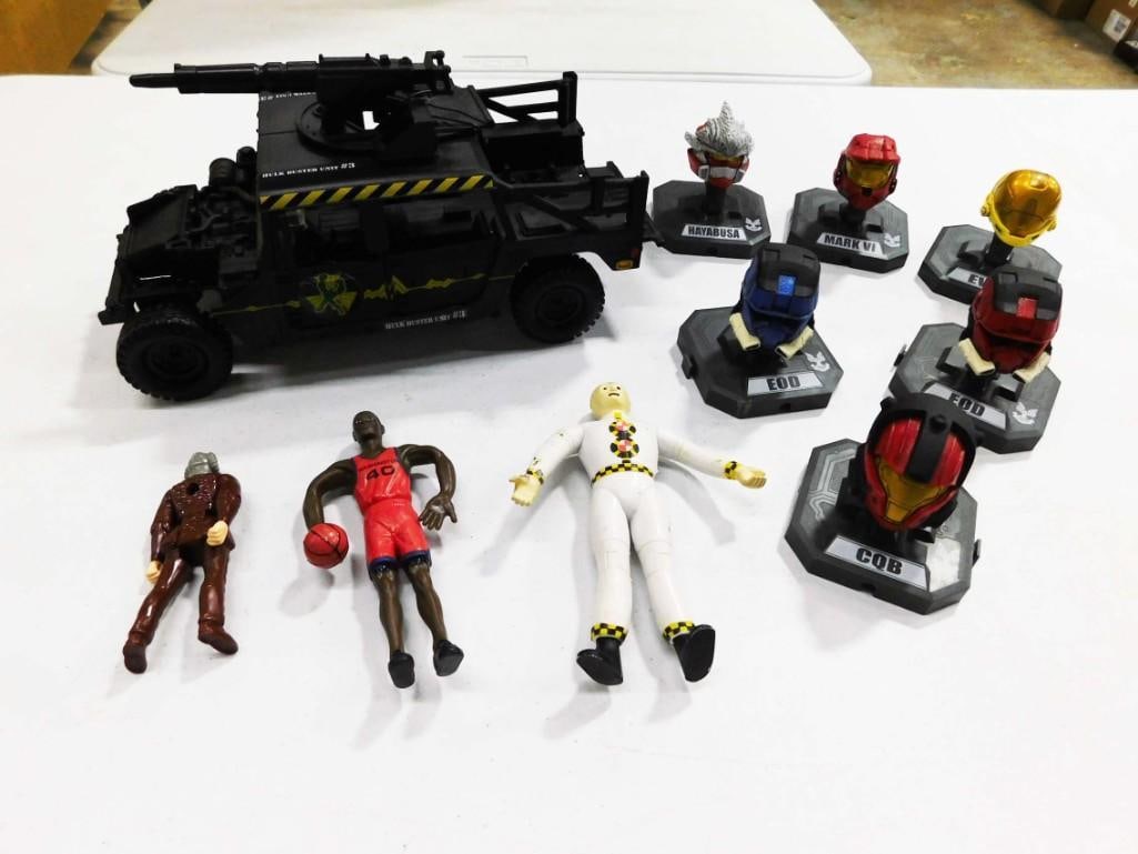 Toy Lot incl Incredible Hulk Attack Vehicle, McFarlane Toys Halo Helmets, (1 of 5)