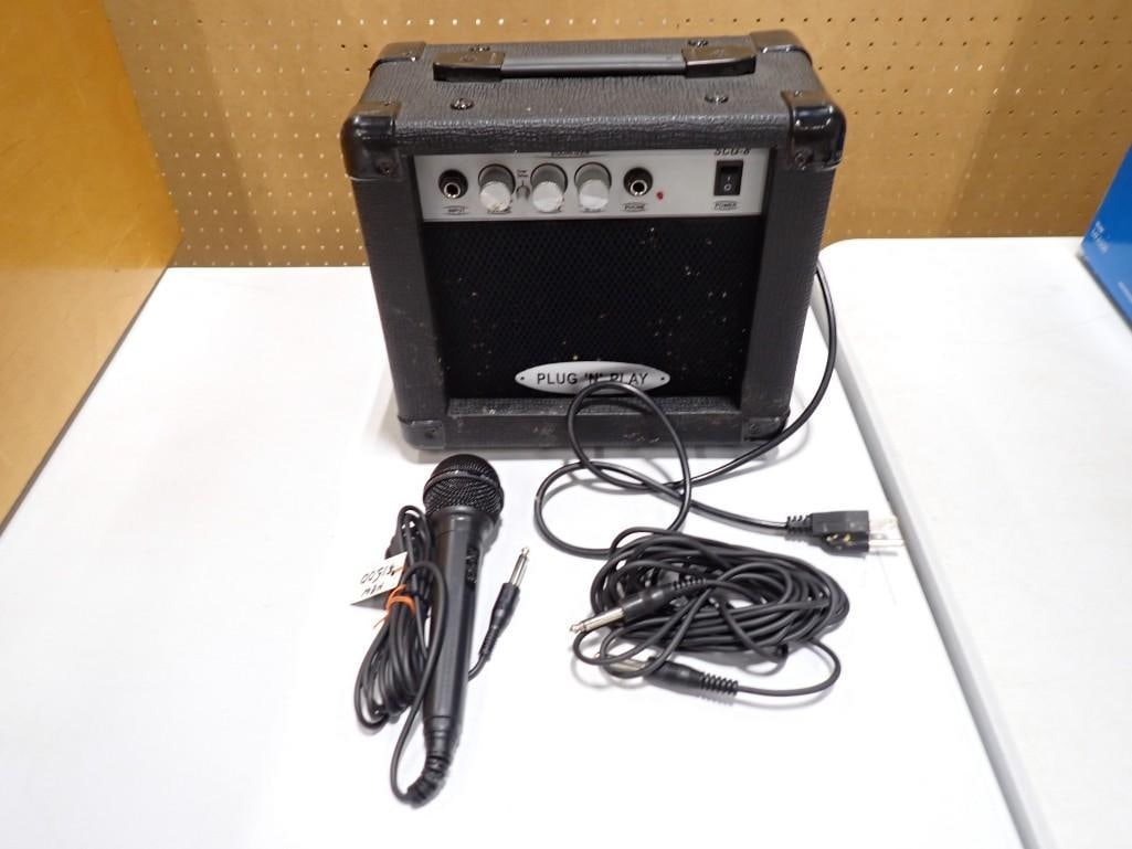 Plug N Play Small Amplifier with Microphone: Plug N Play Small Amplifier with Microphone Condition: untested
