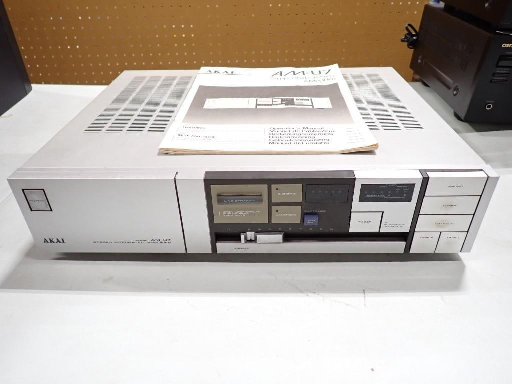 Akai AM-U7 Stereo Integrated Amplifier with manual (1 of 4)
