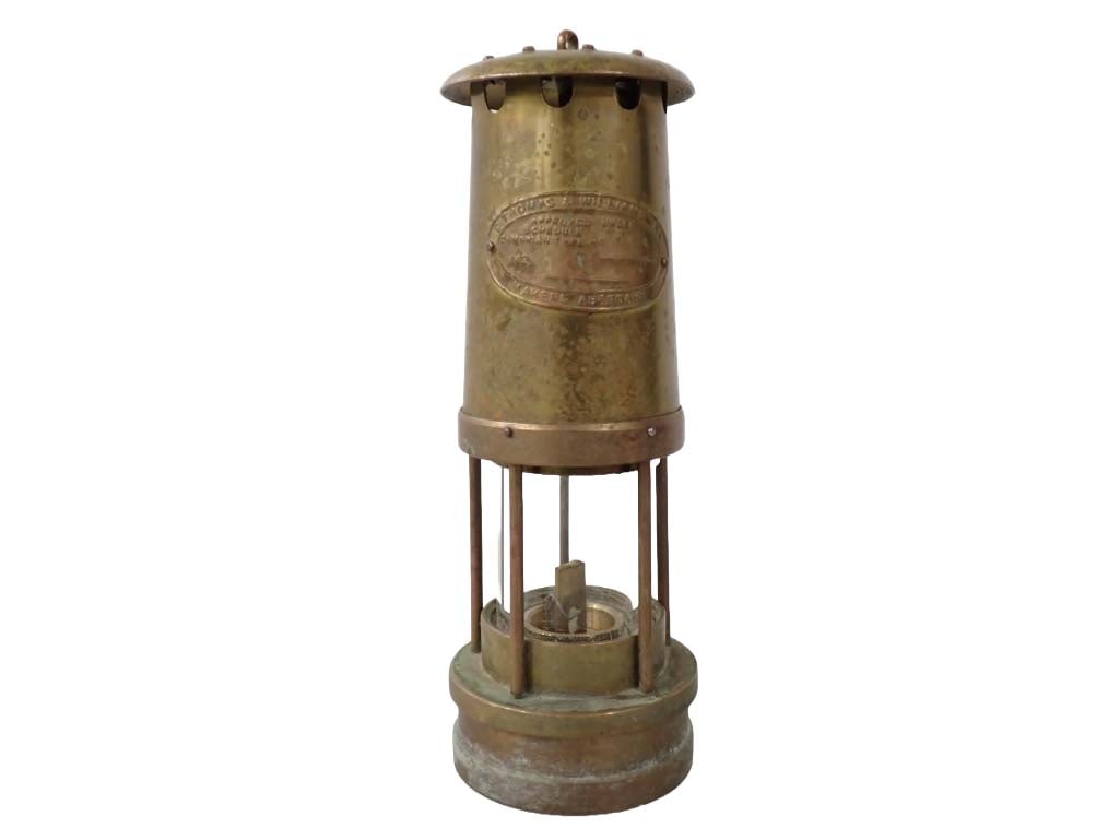 A Welsh Cambrian Miners Lamp Lantern E Thomas & Williams LTD Makers Aberdare, Wales: A Welsh Cambrian Miners Lamp Lantern E Thomas & Williams LTD Makers Aberdare, Wales