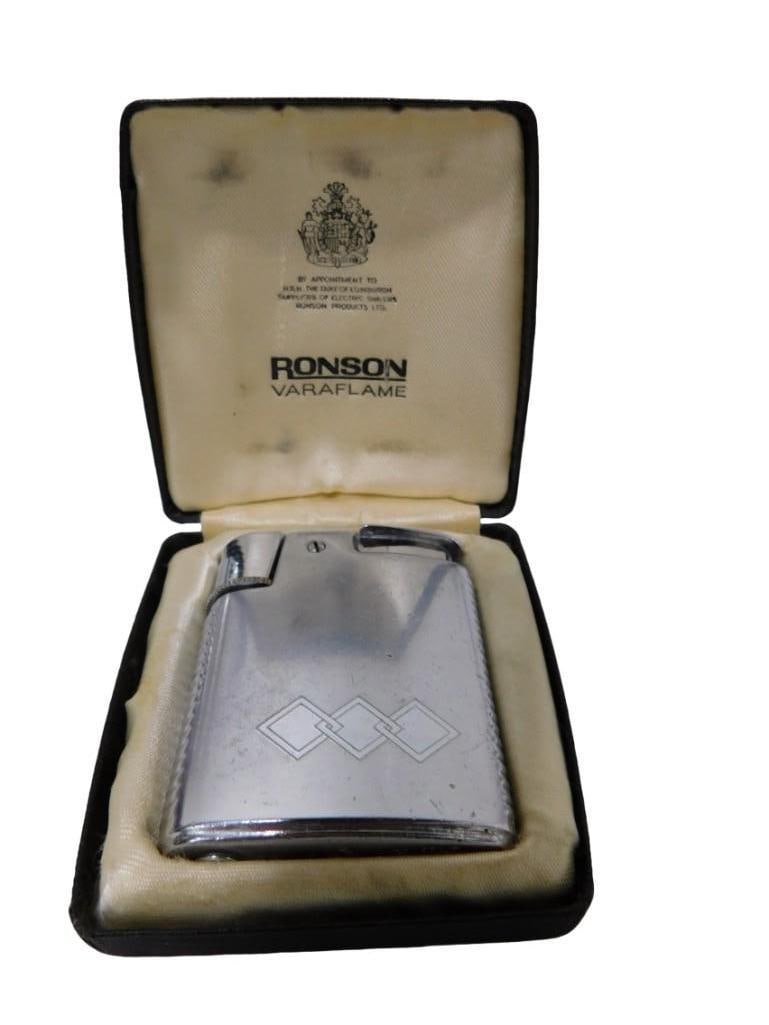 Vintage Ronson Varaflame Lighter with Original Hinged Box (1 of 6)