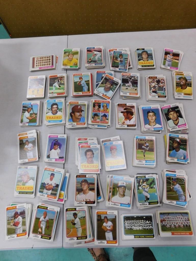 1970s Topps Baseball Cards Over 1100 (1 of 11)