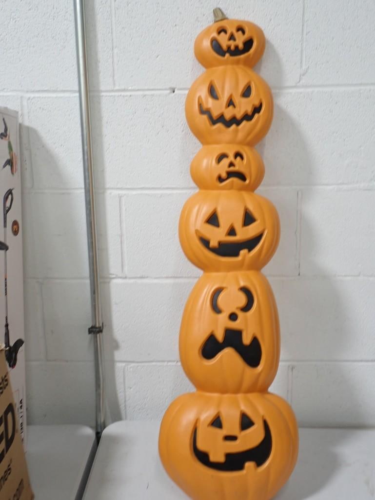 Stacked Jack-o-lantern Halloween Decoration: Stacked Jack-o-lantern Halloween Decoration