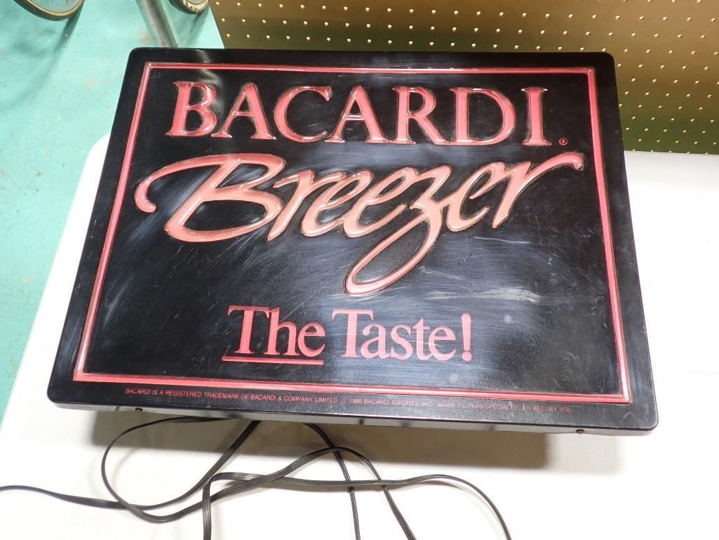 Bacardi Breezer Bar / Liquor Sign / Wall Hanging - it works (1 of 6)